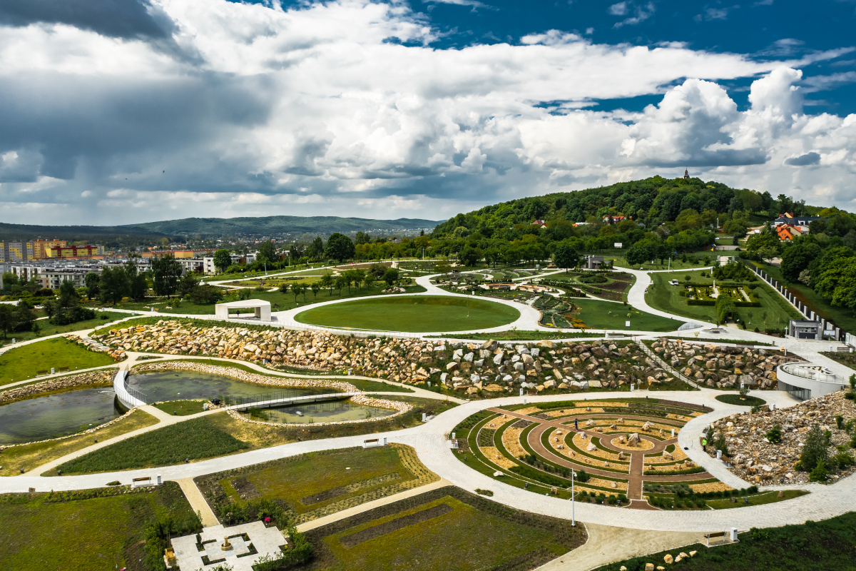 Ogród Botaniczny na zboczu góry Karczówki w Kielcach, fot. S. Rakowski.jpg